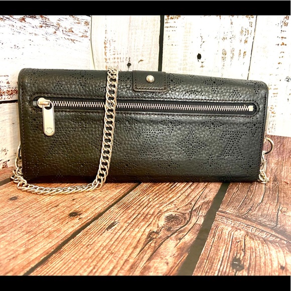 Louis Vuitton Mahina leather wallet crossbody - Picture 2 of 16